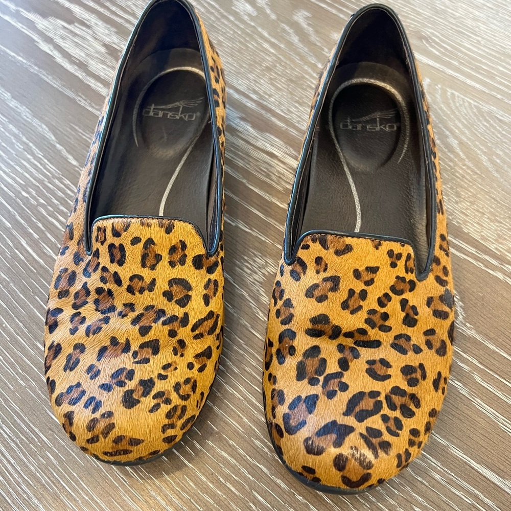 Women’s size 38 (8) Dansko Leopard Calf Hair Flats